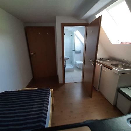Biberach-Riss-Zimmer-Frei, Einzel-Zimmer Bad Kueche Birkenhard Bagian luar foto