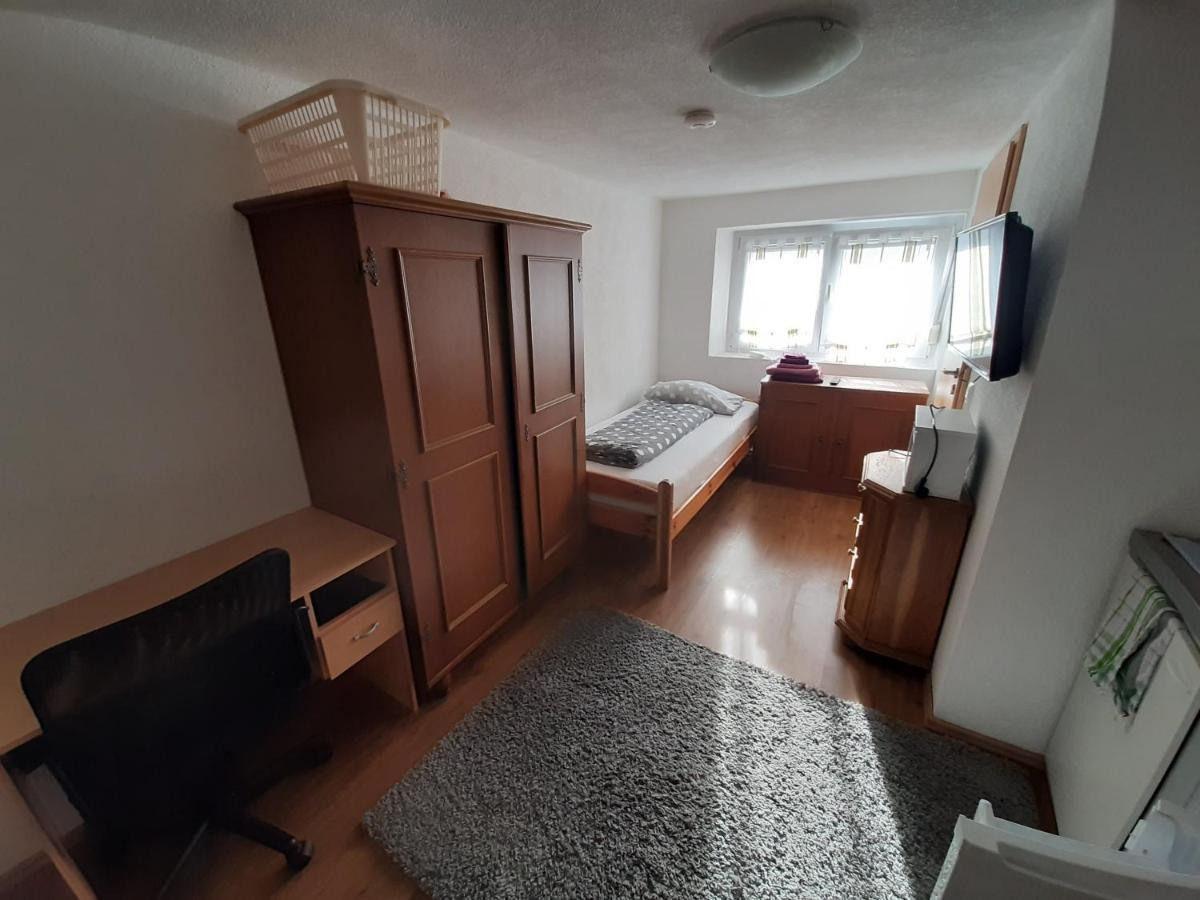 Biberach-Riss-Zimmer-Frei, Einzel-Zimmer Bad Kueche Birkenhard Bagian luar foto