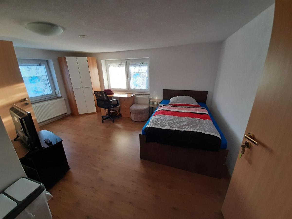 Biberach-Riss-Zimmer-Frei, Einzel-Zimmer Bad Kueche Birkenhard Bagian luar foto