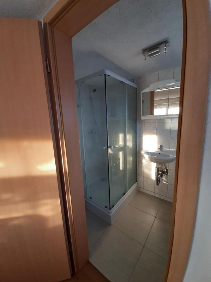Biberach-Riss-Zimmer-Frei, Einzel-Zimmer Bad Kueche Birkenhard Bagian luar foto